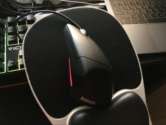 A mouse on the mousepad.