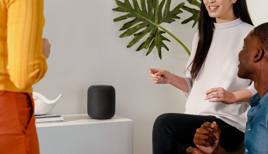 People listening to the HomePod