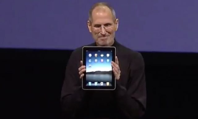 Steve Jobs introduceert de iPad